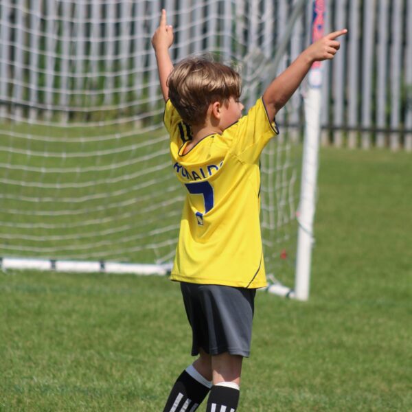 jcss-player-celebration-yellow-kit-01