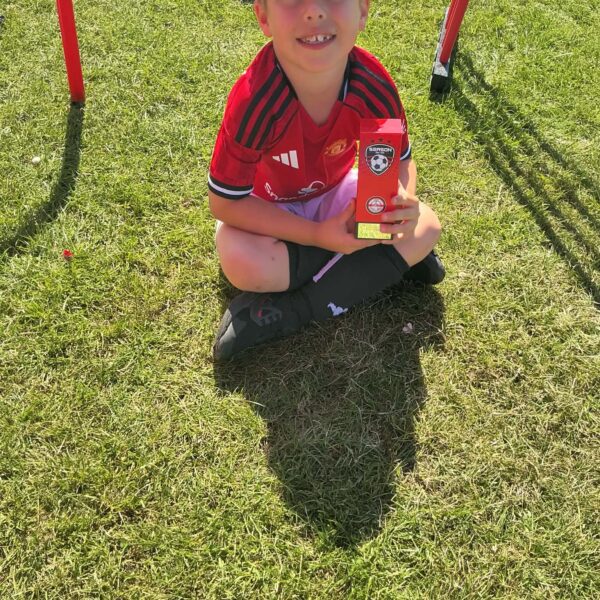 jcss-player-with-award-03